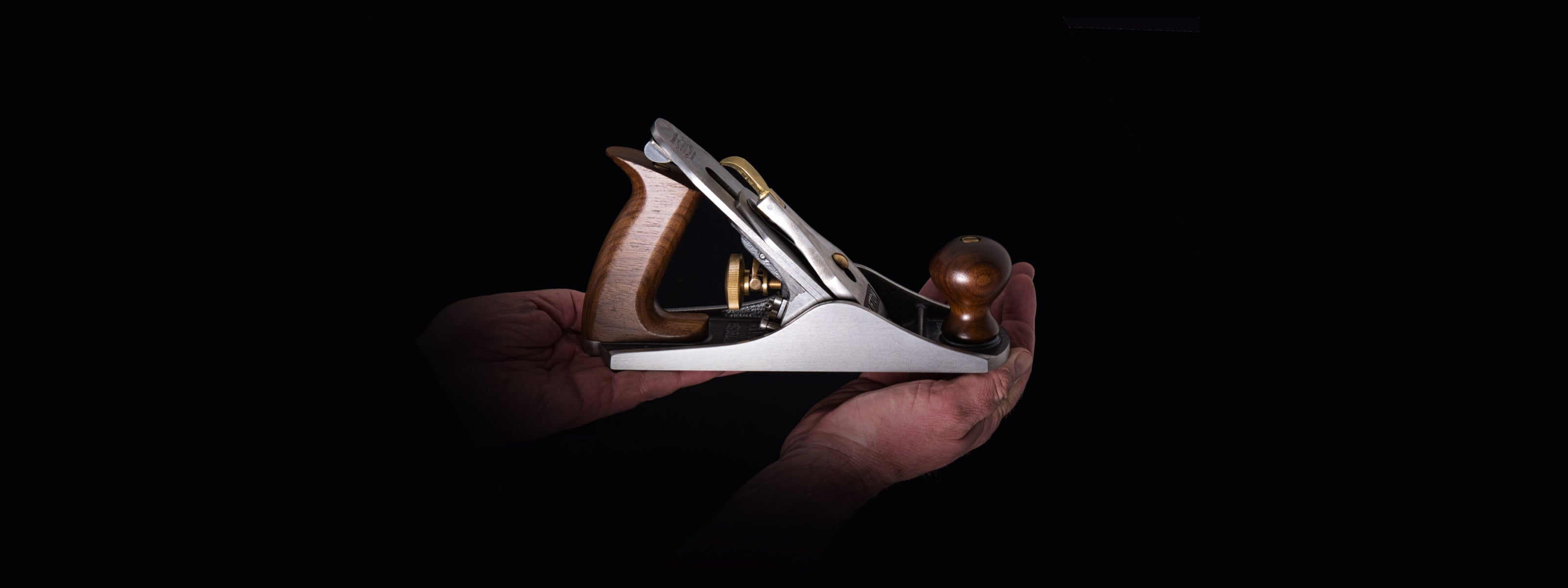 ein hochwertiger Clifton Hobel in der Hand